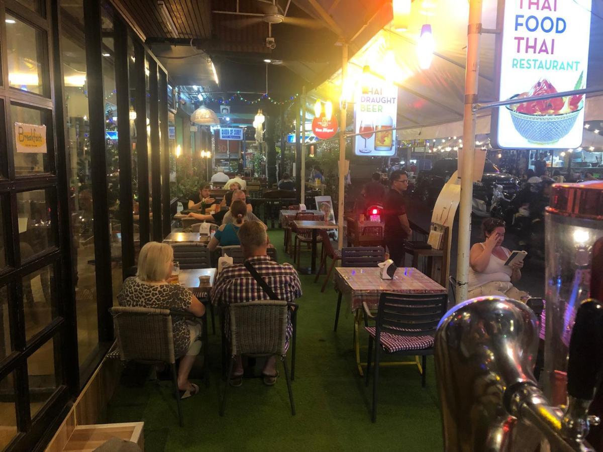 Glad Bangkok Hostel Bar & Restaurant Exterior foto